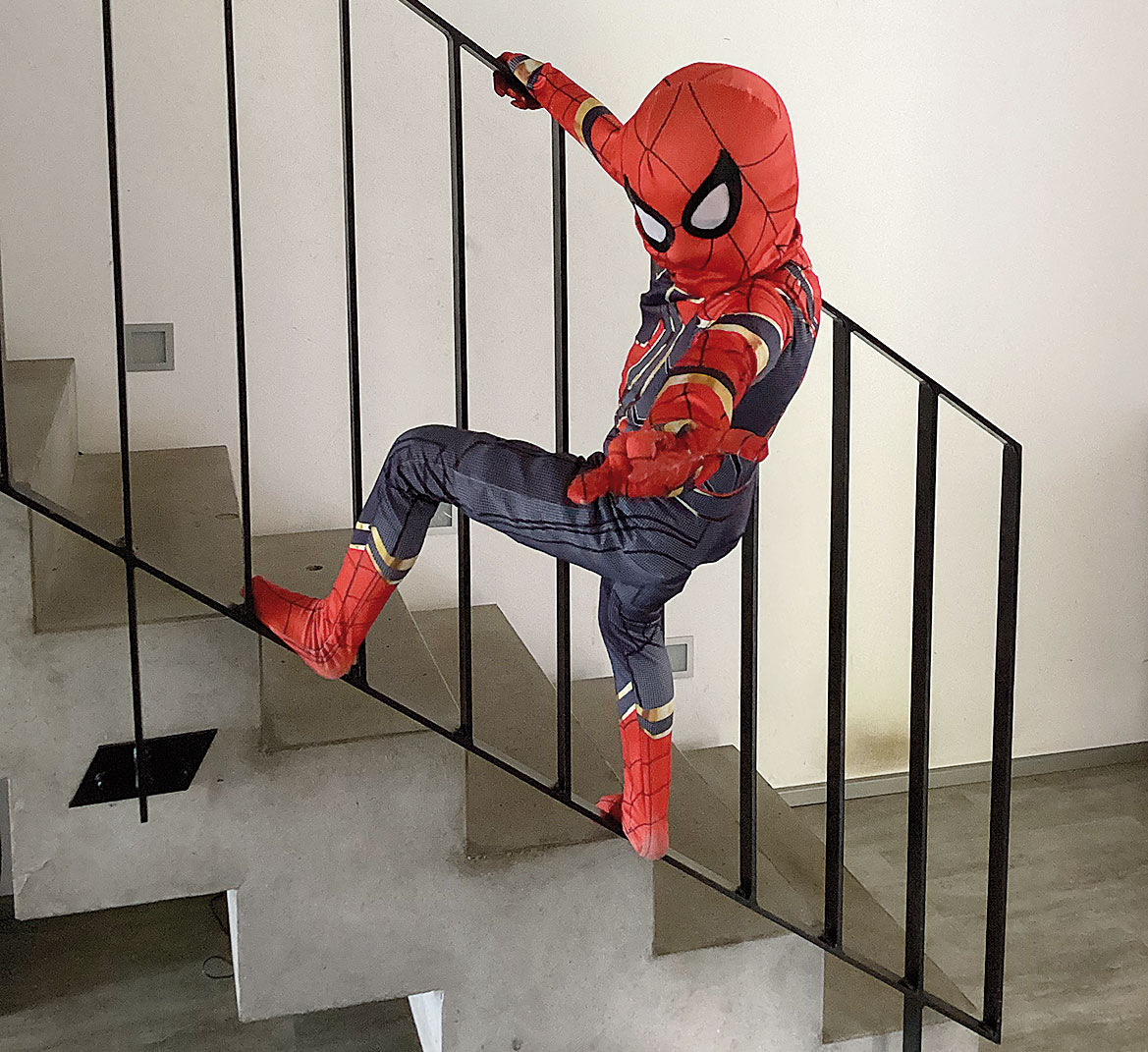 Spider-Man Grischa auf dem Weg nach oben