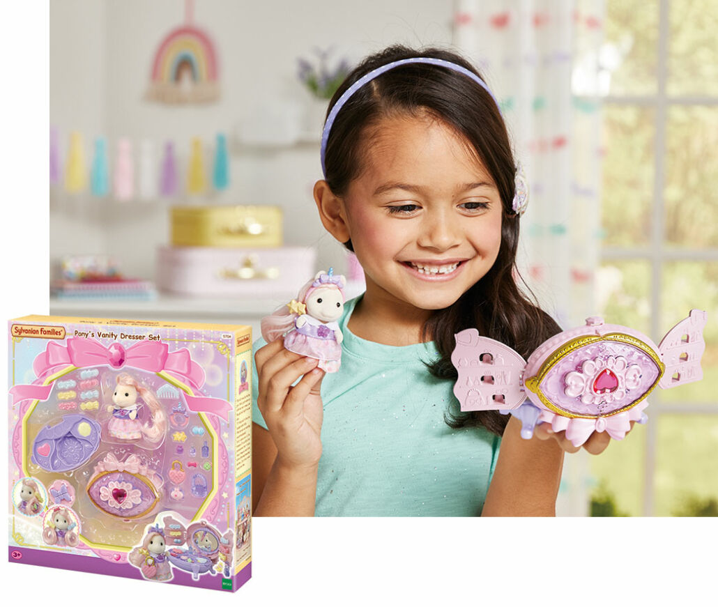Die neue Sylvanian Families Schminkkommode von Epoch hält eine Pony Figur und zudem zauberhaftes Equipment