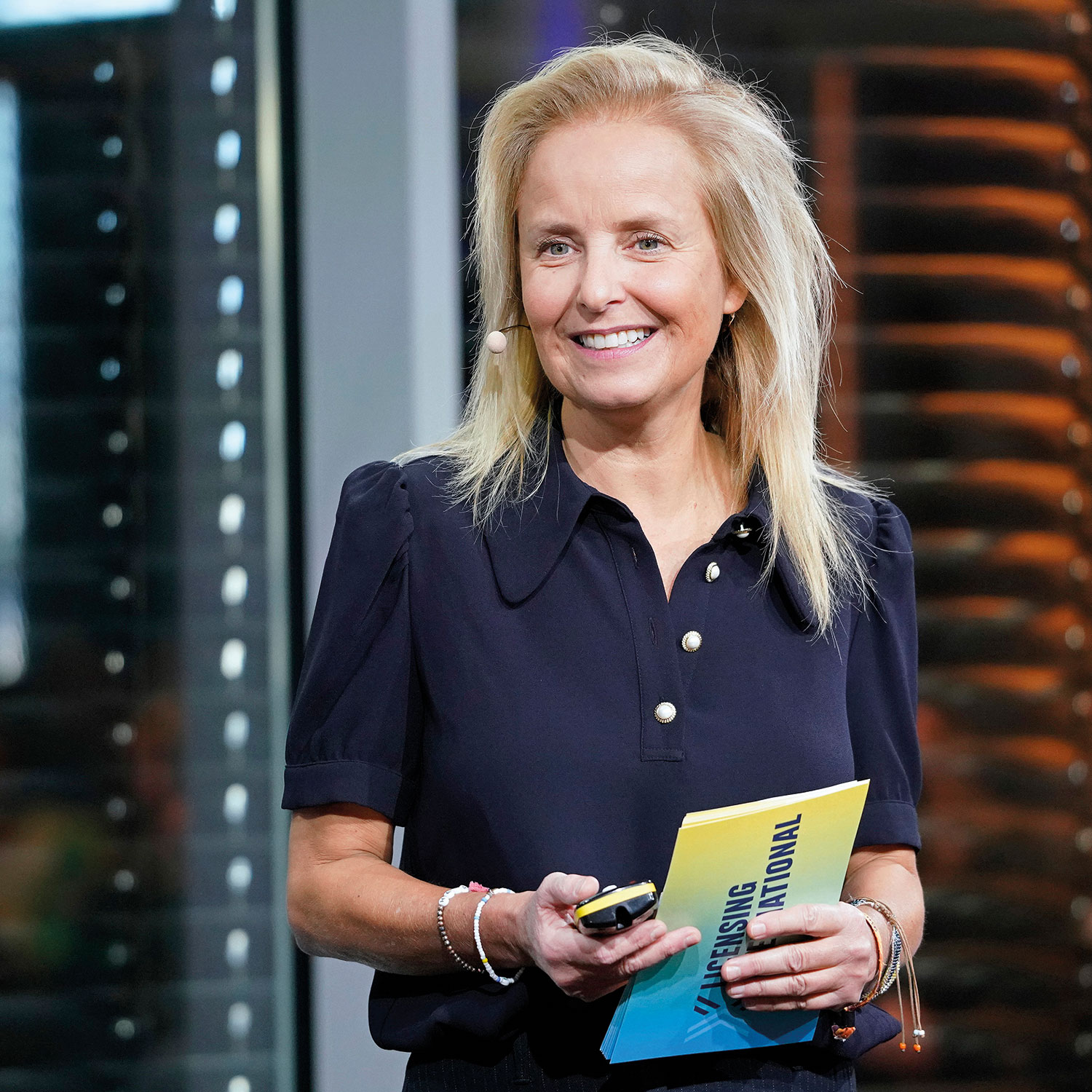 Petra Strobl führte beim Licensing Summit 2025 durch das Programm. (Foto: © Licensing International / ab-billd.de)